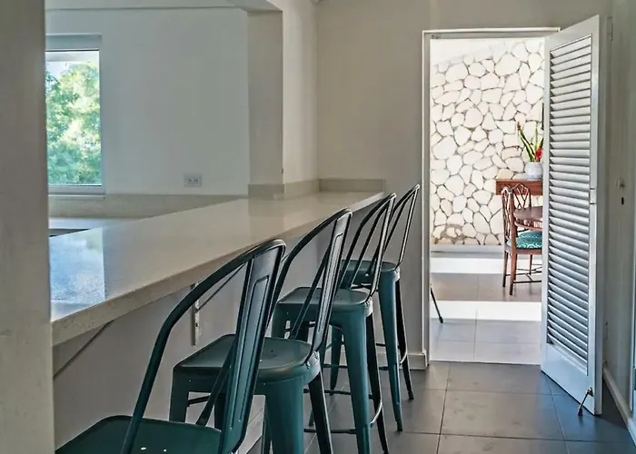 Hospitality Expert Eden View Pool Chef *