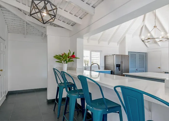 Hospitality Expert Eden View Pool Chef Villa