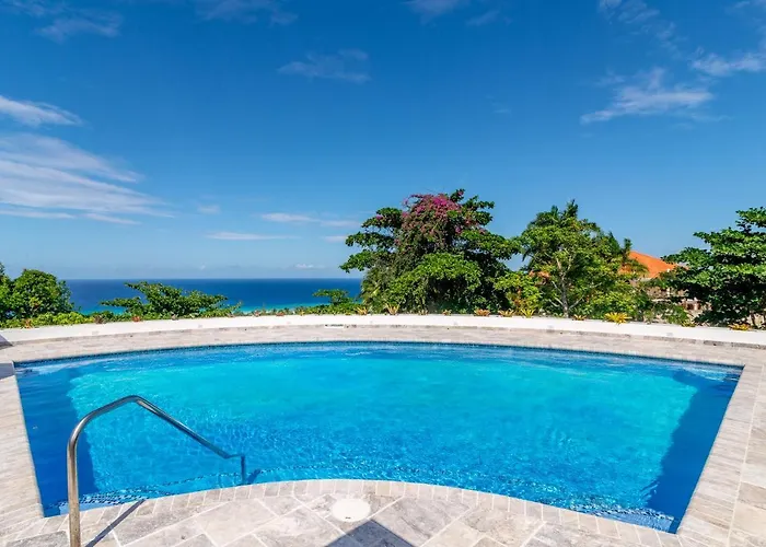 Hospitality Expert Eden View Pool Chef Villa